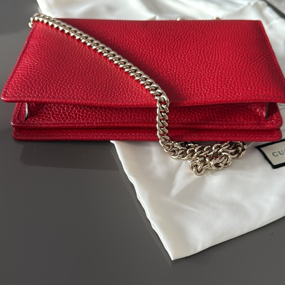 Gucci Red Crossbody Bag with Chain Strap - Picture 7 of 8